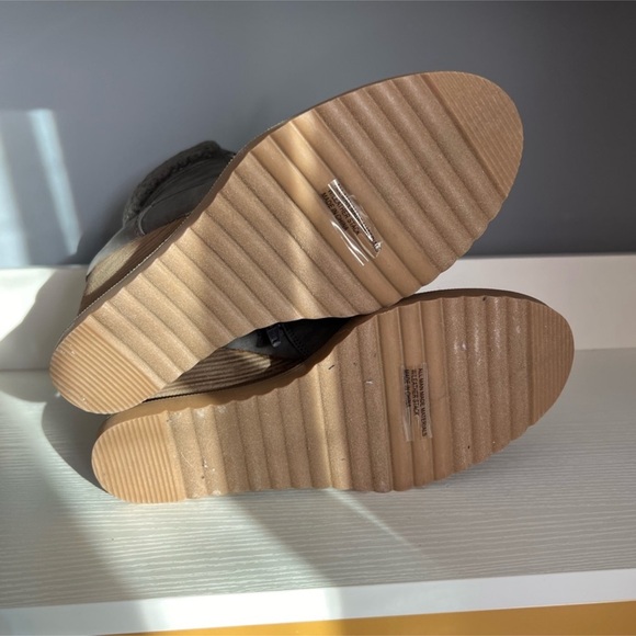 Dolce Vita Women's Charcoal Sherman Wedge Ankle Boots Sz 8.5 - Picture 7 of 7